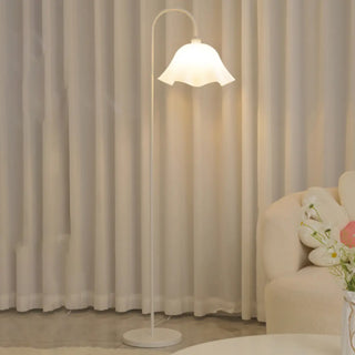 Modern White Flower-Shaped Metal LED Floor Lamp Zawala Image - 2